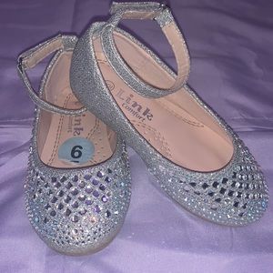 Size 6 gray sparkling flats